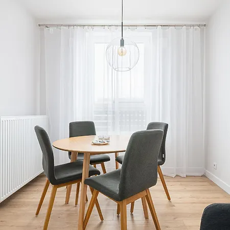 Rentplanet - Wiktoryn Lejlighed Warszawa